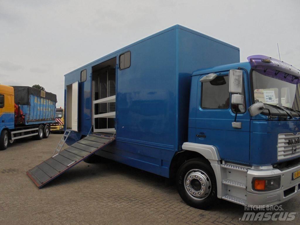 MAN 12 .225 + MANUAL Dzīvnieku pārvadāšanas transports