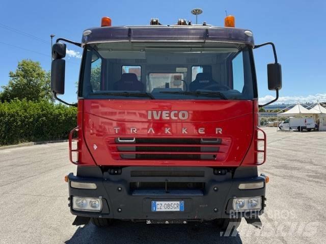 Iveco Trakker 350 Kravas mašīna- betona sūknis