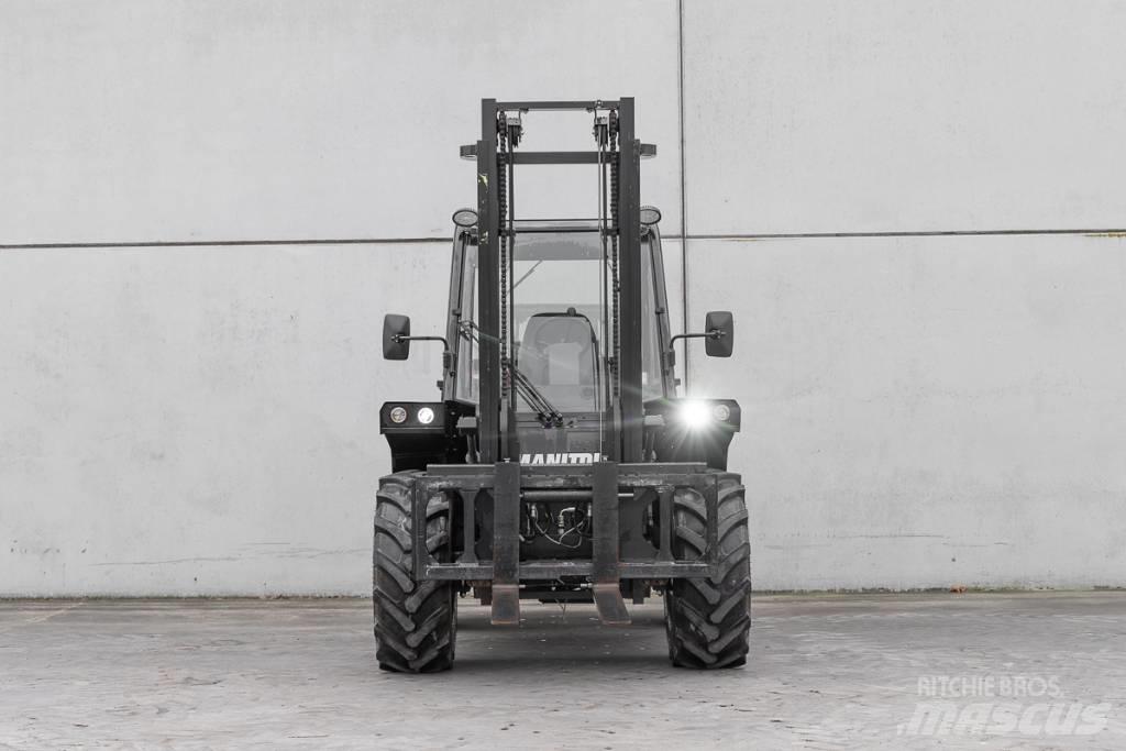 Manitou M 30-4 Tehnika ar dīzeļa dzinēju