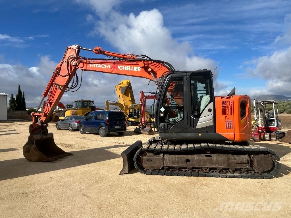 Hitachi ZX 135 Kāpurķēžu ekskavatori