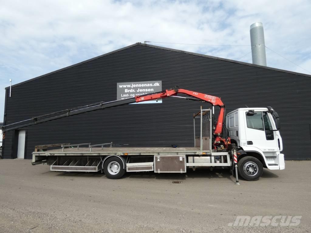 Iveco 150E 25 Smagās mašīnas ar celtni