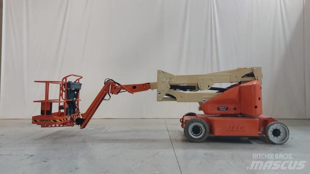 JLG E 400 AJPN Strēles pacēlāji