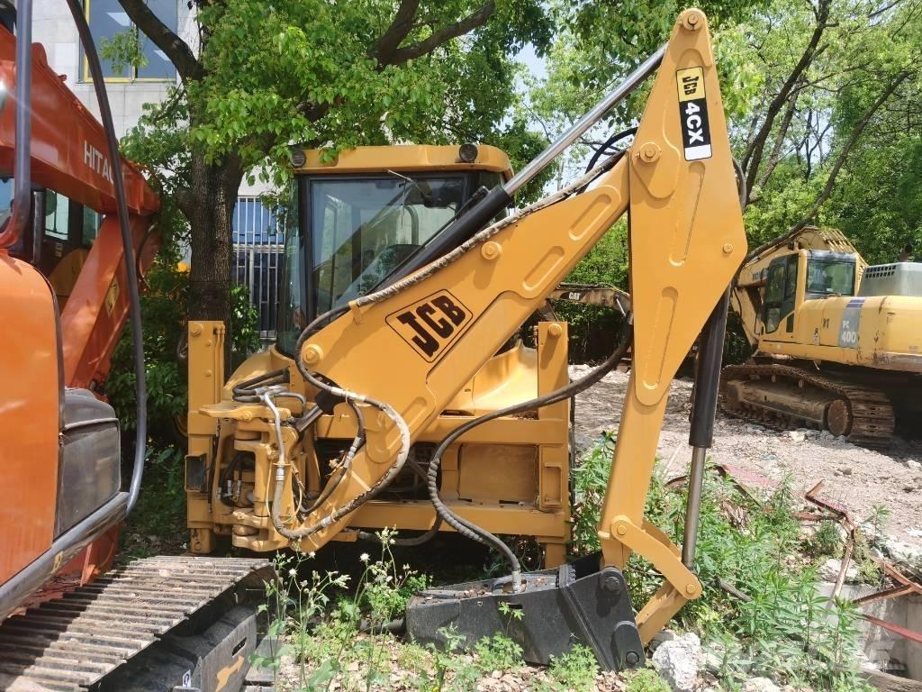 JCB 4 CX Ekskavatori-iekrāvēji