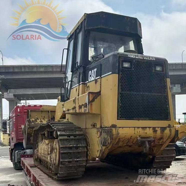 CAT 973 D Kāpurķēžu iekrāvēji