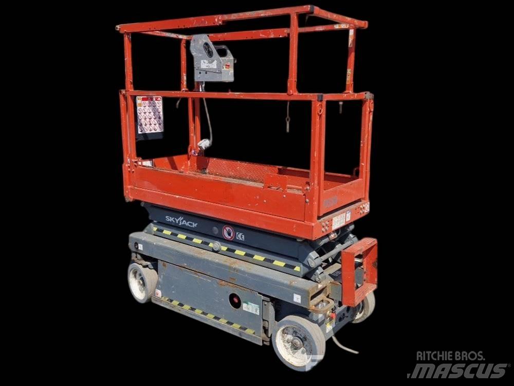 SkyJack SJ III 3215 Šķerveida pacēlāji