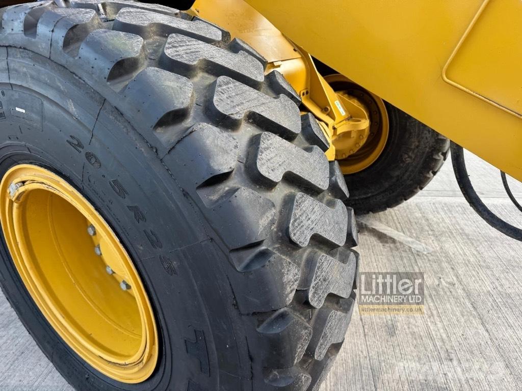 CAT 938 M Iekrāvēji uz riteņiem