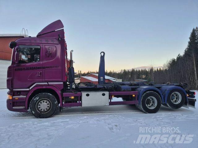 Scania R 560 Treileri ar āķi