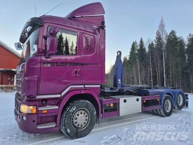 Scania R 560 Treileri ar āķi