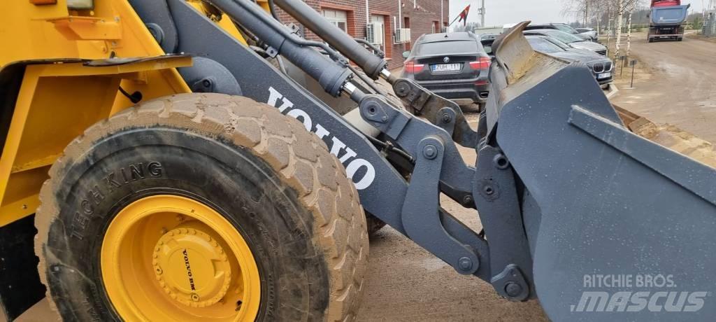 Volvo L 90 B Iekrāvēji uz riteņiem