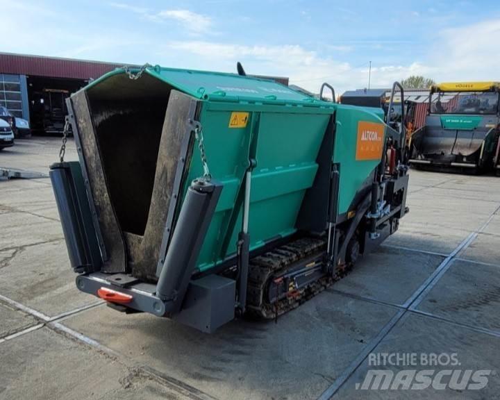 Vögele SUPER 800 Asfalta klājēji