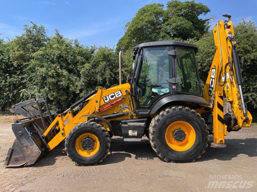 JCB 3 CX Ekskavatori-iekrāvēji