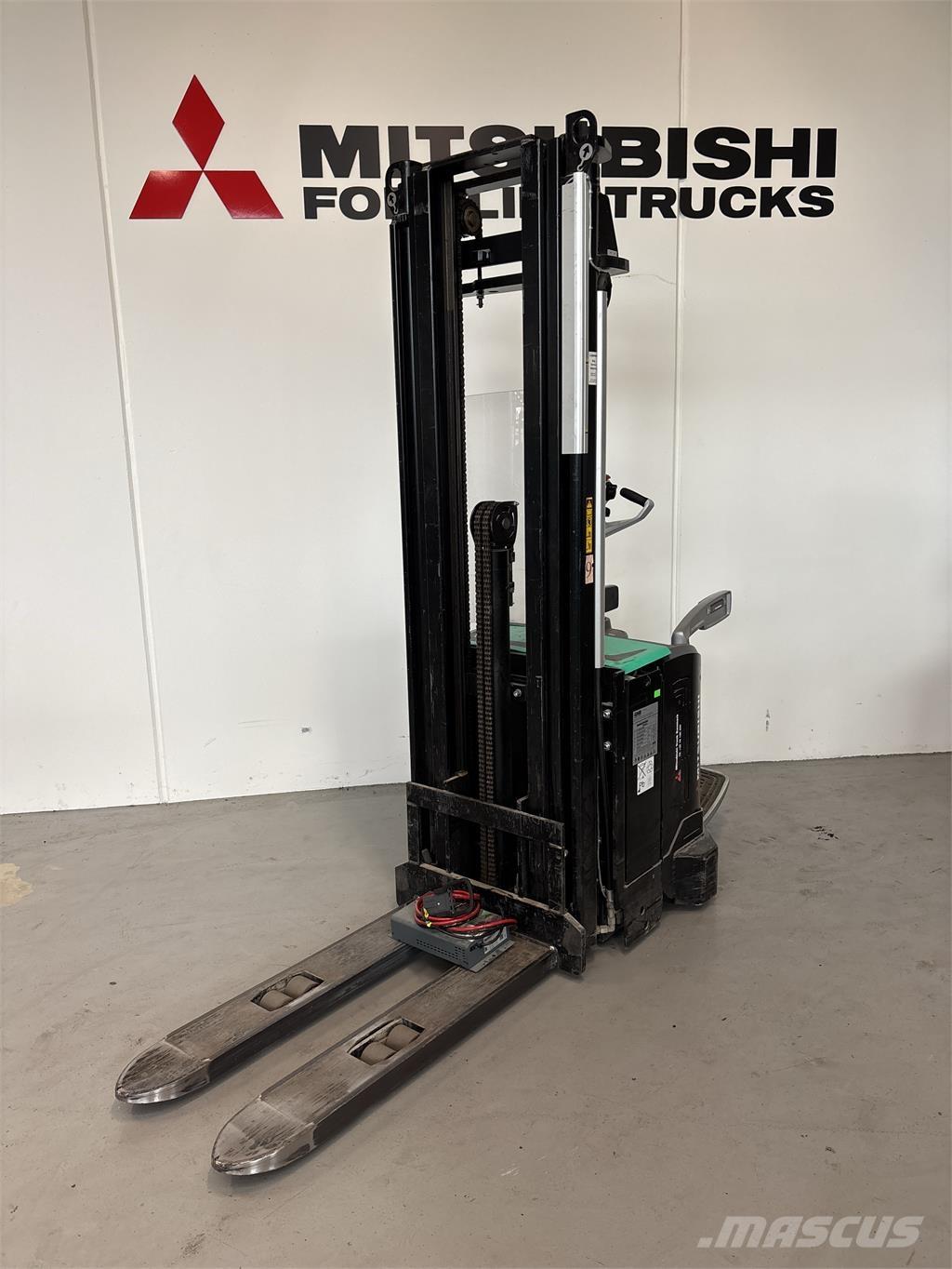 Mitsubishi SBV16N Pašgājēji krautnētāji