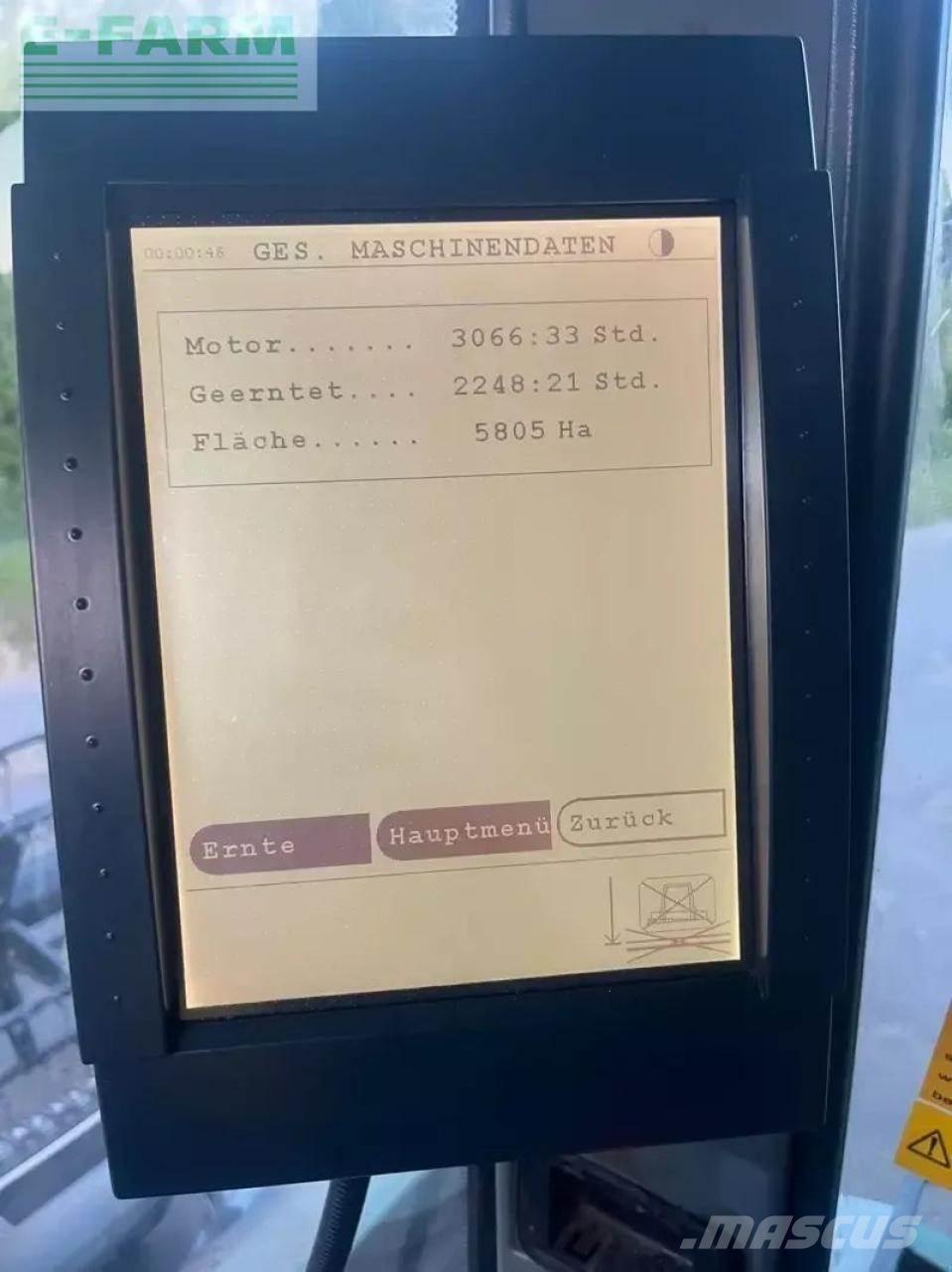 Fendt 8400 p al Ražas novākšanas kombaini