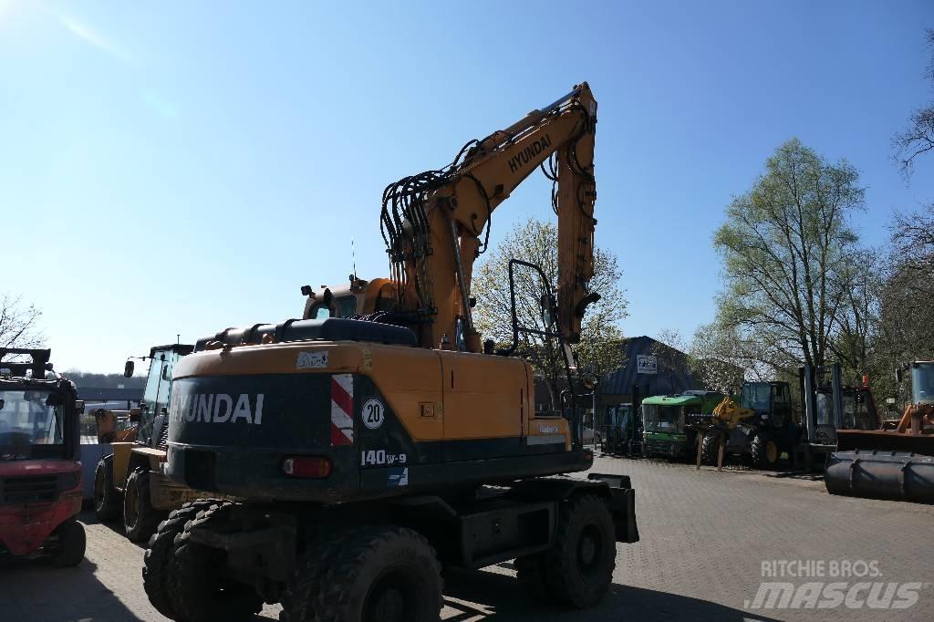 Hyundai 140-9 Ekskavatori uz riteņiem
