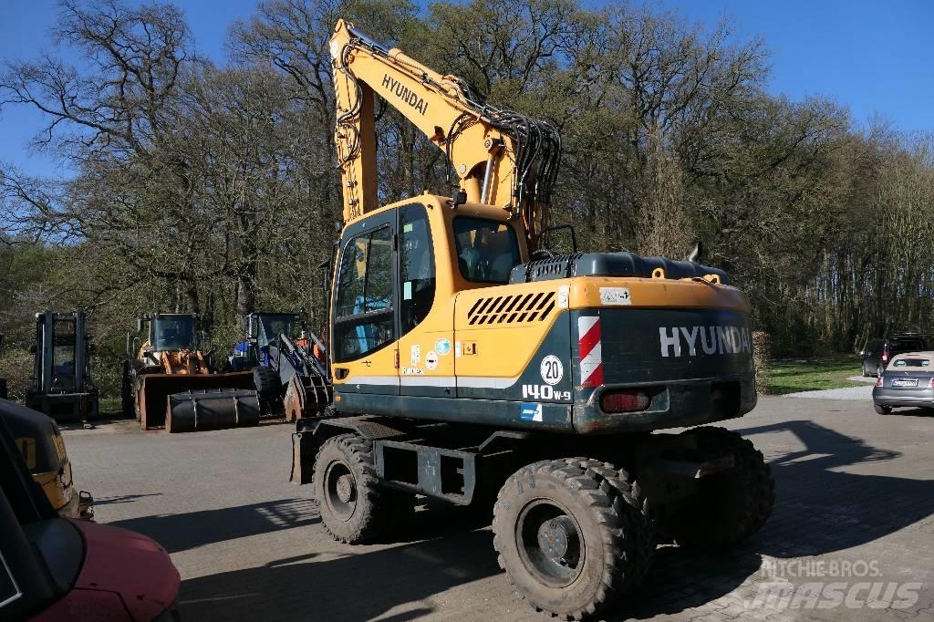 Hyundai 140-9 Ekskavatori uz riteņiem