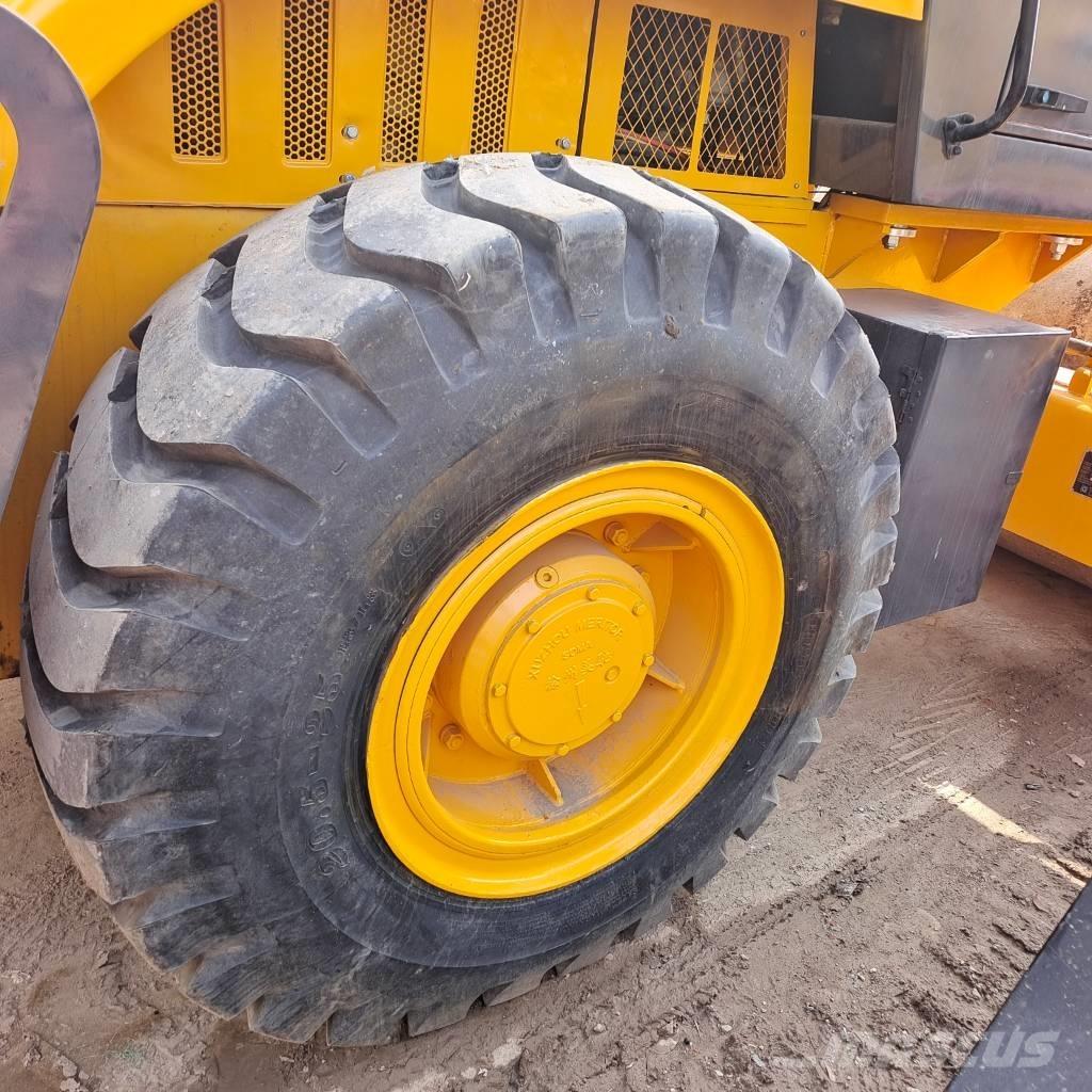 XCMG XS 203 J Vienvalča grunts veltņi