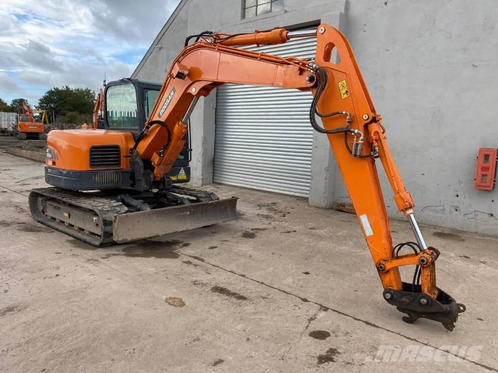Doosan Develon DX85R Vidēja lieluma ekskavatori 7 t - 12 t