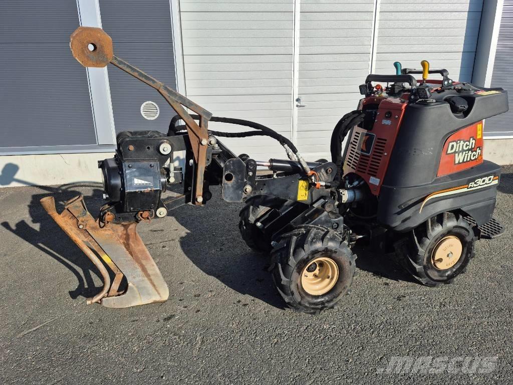 Ditch Witch R300 Tranšeju racēji