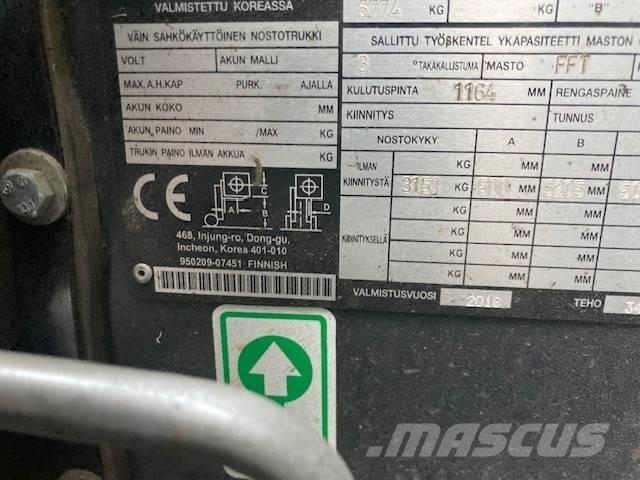 Doosan D35C-7 Tehnika ar dīzeļa dzinēju