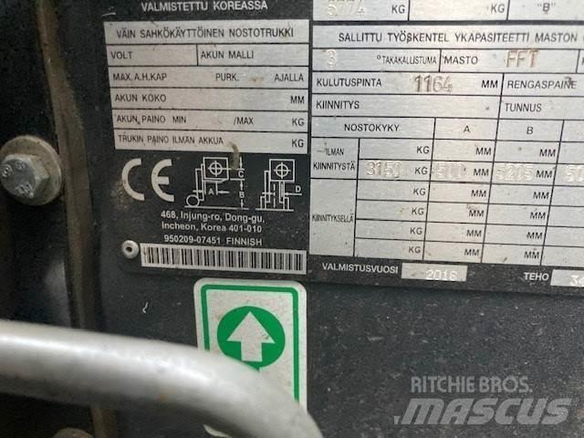 Doosan D35C-7 Tehnika ar dīzeļa dzinēju