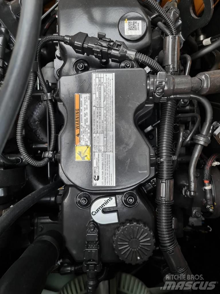 Hyundai HX210AL Kāpurķēžu ekskavatori