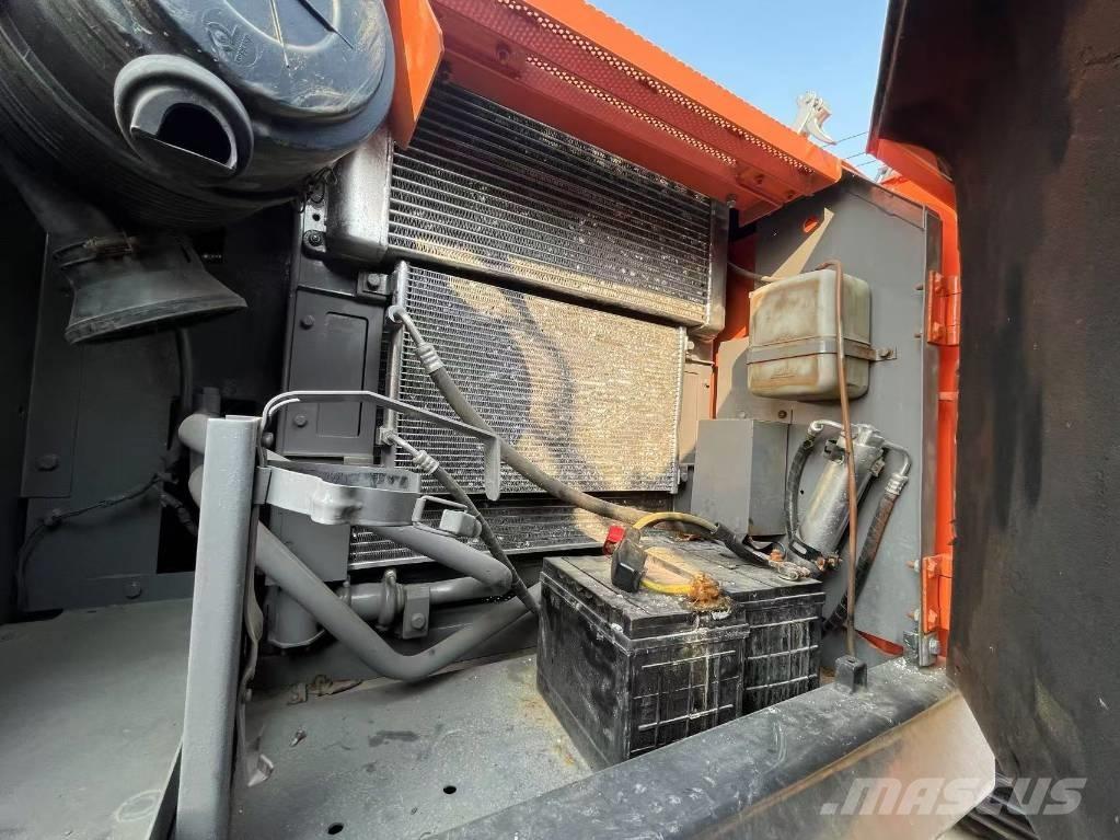 Hitachi ZX 160 Kāpurķēžu ekskavatori