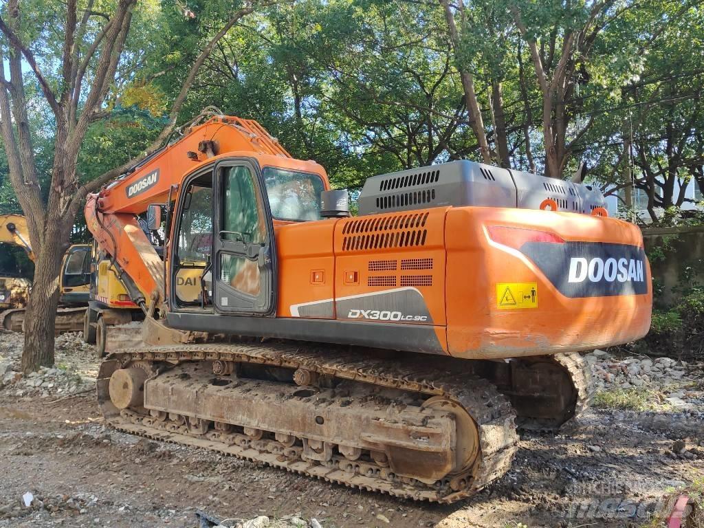 Doosan DX 300 LC Kāpurķēžu ekskavatori