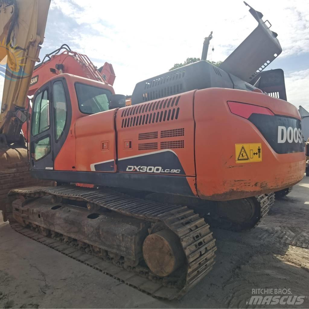 Doosan DX 300 LC Kāpurķēžu ekskavatori