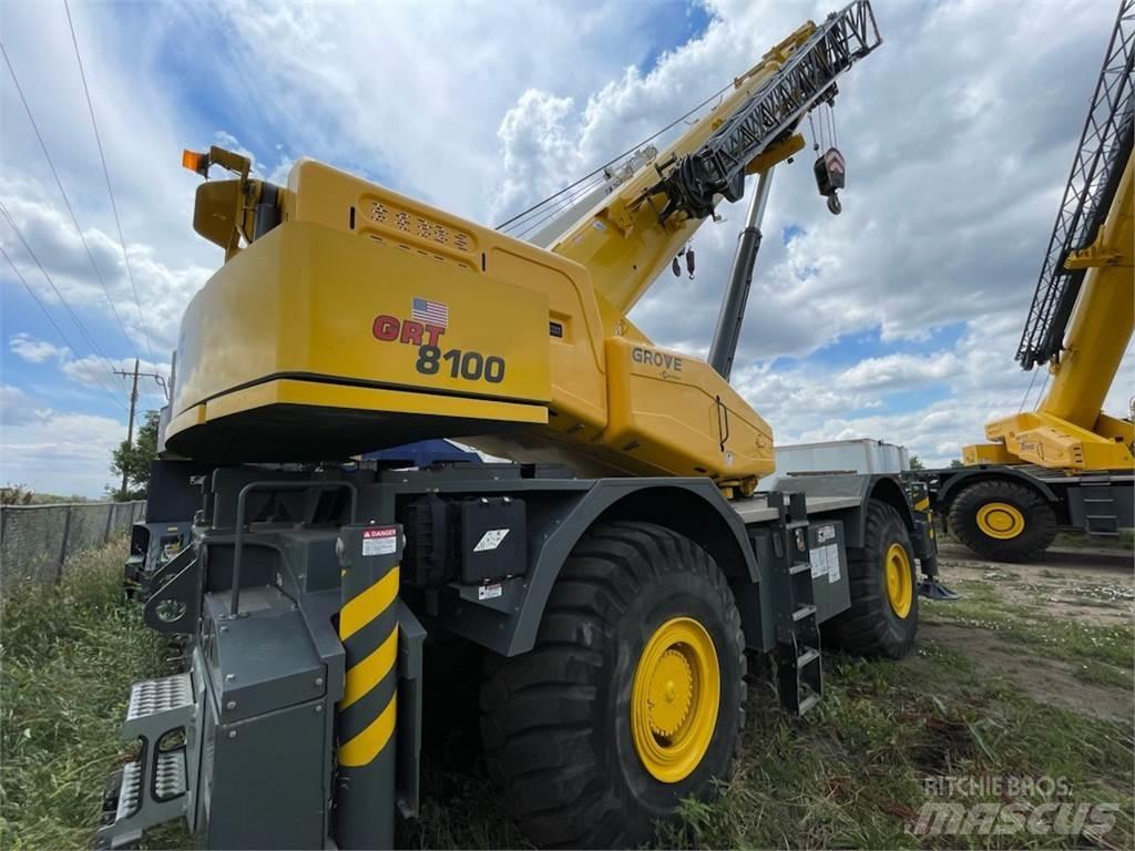Grove GRT8100 Celtņi nelīdzenām virsmām