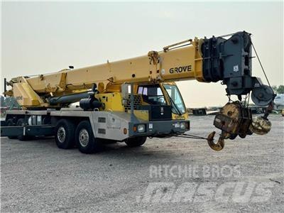 Grove TMS800E Kāpurķēžu ceļamkrāni