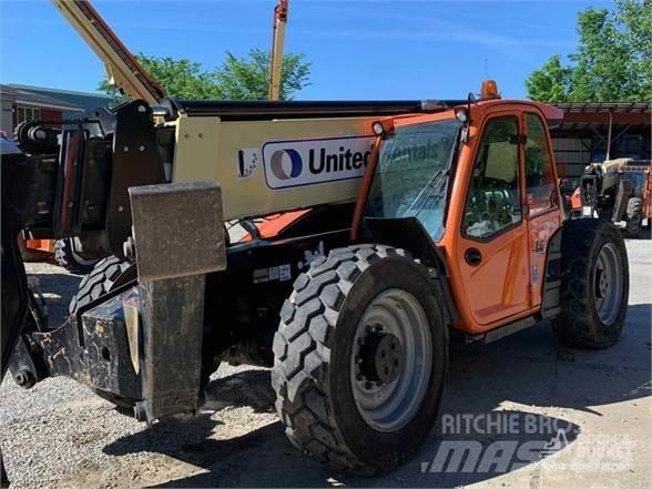 JLG 1055 Teleskopiskie manipulatori