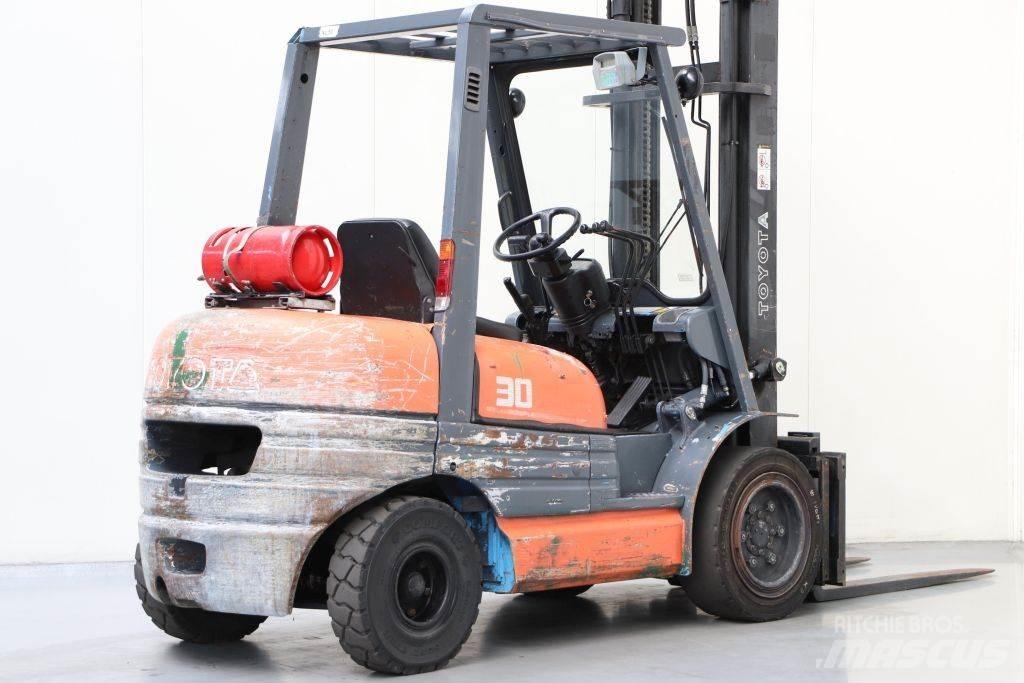 Toyota 02-6FGF30 LPG tehnika