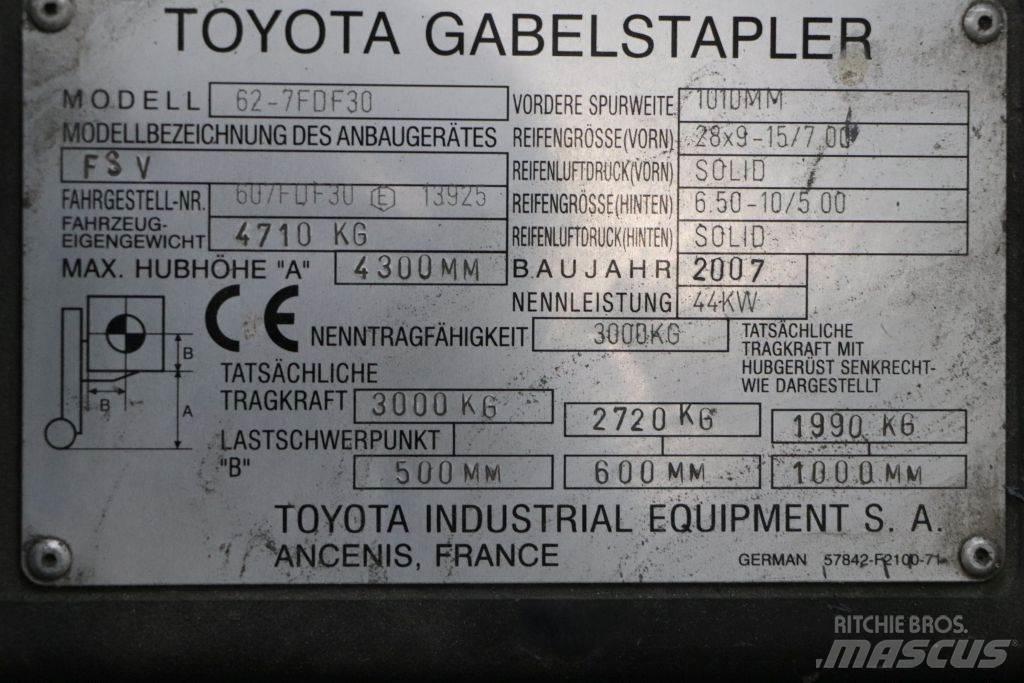 Toyota 62-7FDF30 Tehnika ar dīzeļa dzinēju