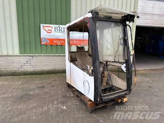 CAT 325 LN Kabīnes un interjers
