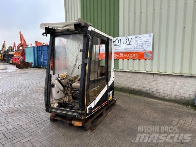 CAT 325 LN Kabīnes un interjers