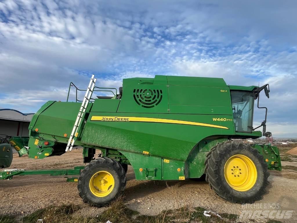 John Deere W 440 PTC Ražas novākšanas kombaini
