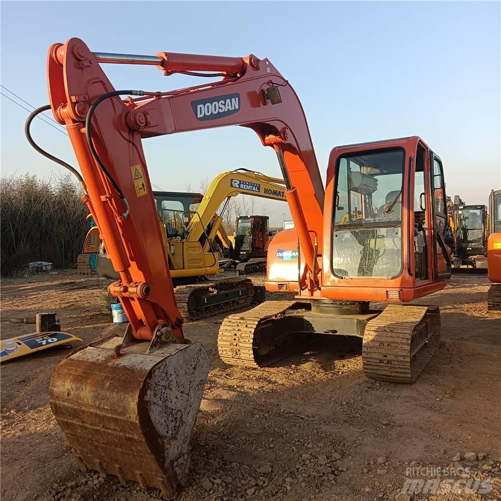 Doosan DH 70 Kāpurķēžu ekskavatori