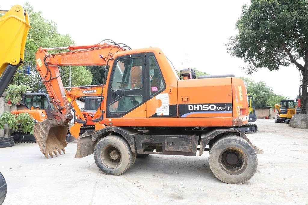 Doosan DH 150 W-7 Ekskavatori uz riteņiem