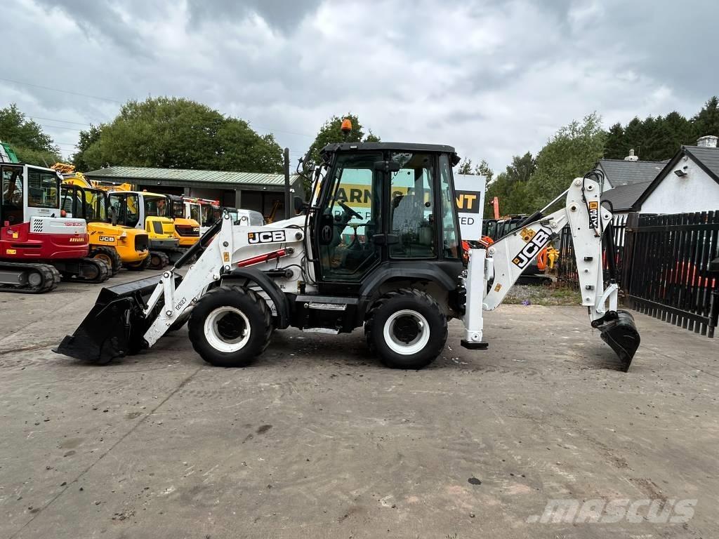 JCB 3 CX Ekskavatori-iekrāvēji