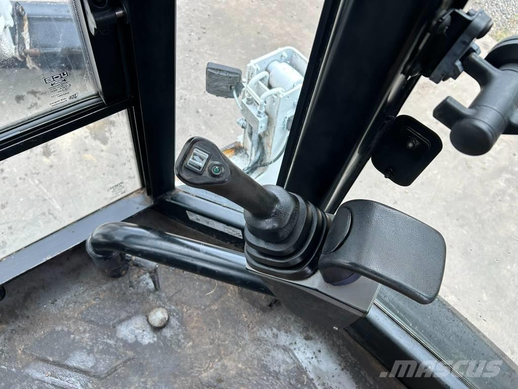 JCB 3 CX Ekskavatori-iekrāvēji