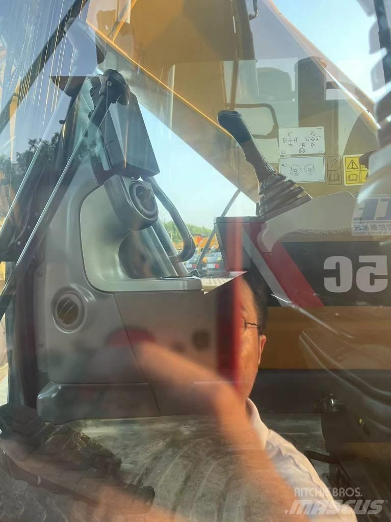 CAT 320 gx Kāpurķēžu ekskavatori