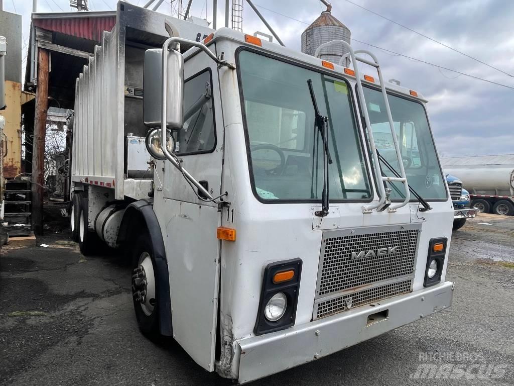 Mack LE613 Atkritumu izvešanas transports