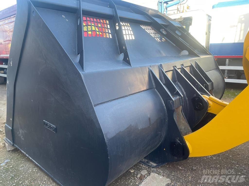 Komatsu WA 470 Iekrāvēji uz riteņiem