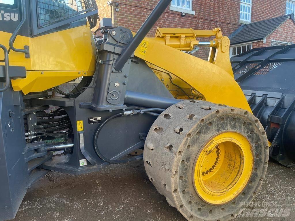 Komatsu WA 470 Iekrāvēji uz riteņiem