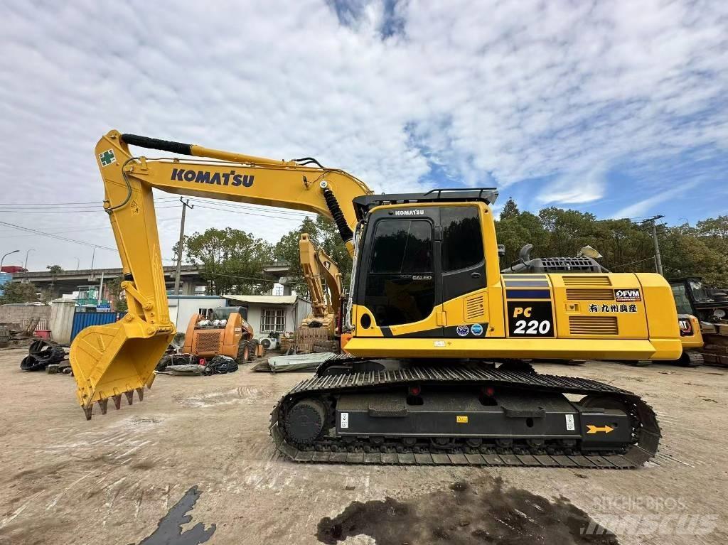 Komatsu pc220 Kāpurķēžu ekskavatori