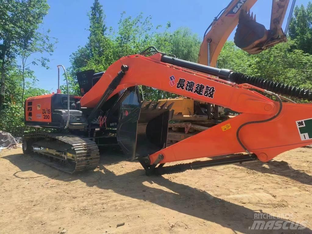 Hitachi ZX200 Kāpurķēžu ekskavatori
