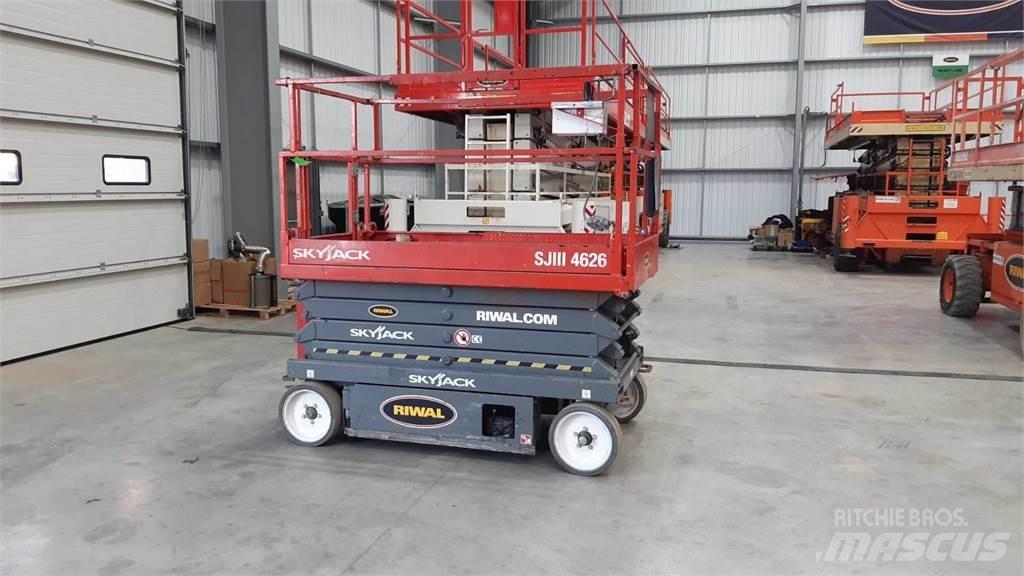 SkyJack SJIII4626 Šķerveida pacēlāji