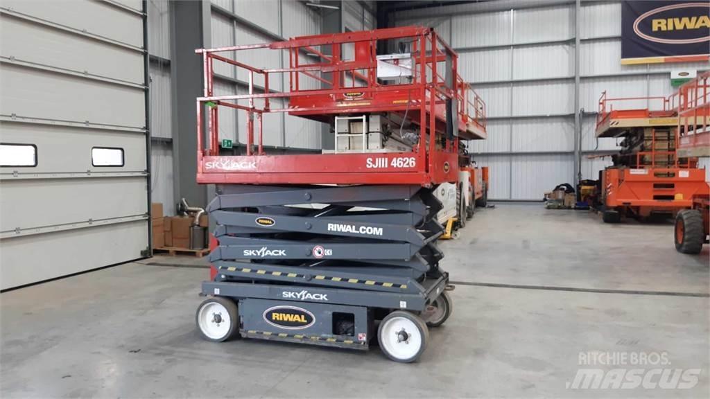 SkyJack SJIII4626 Šķerveida pacēlāji