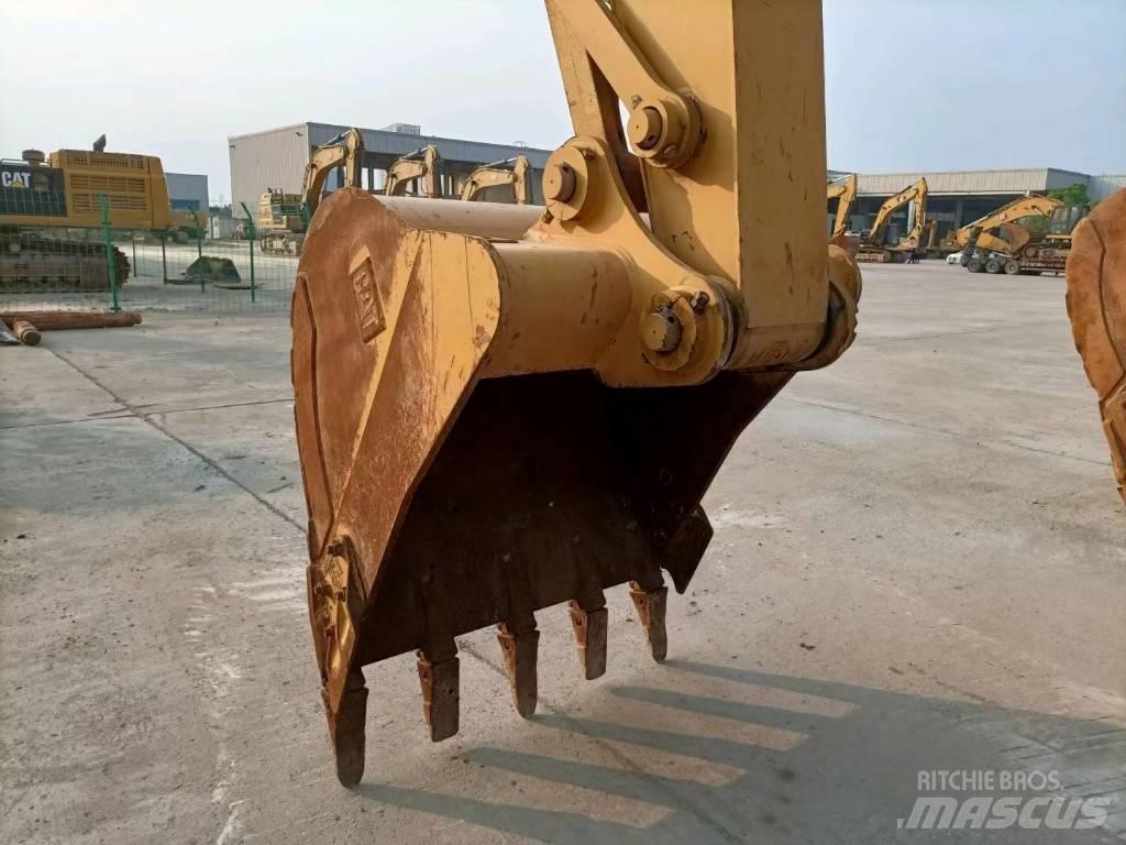 CAT 320GC Kāpurķēžu ekskavatori