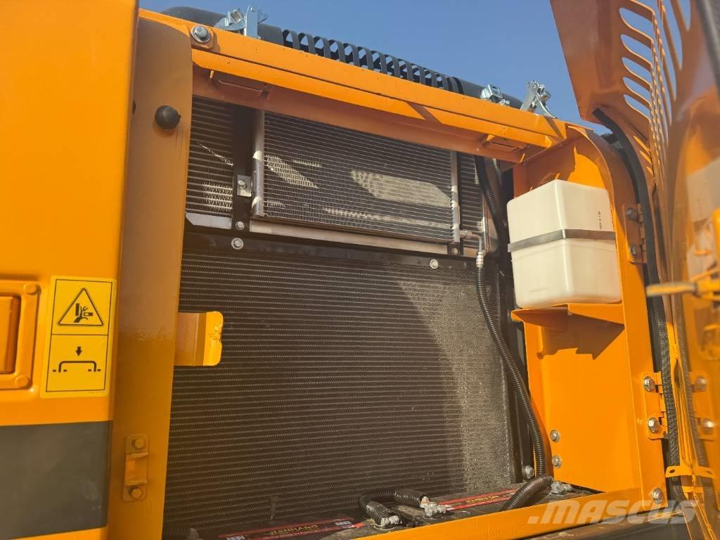 Hyundai HX 220 Kāpurķēžu ekskavatori